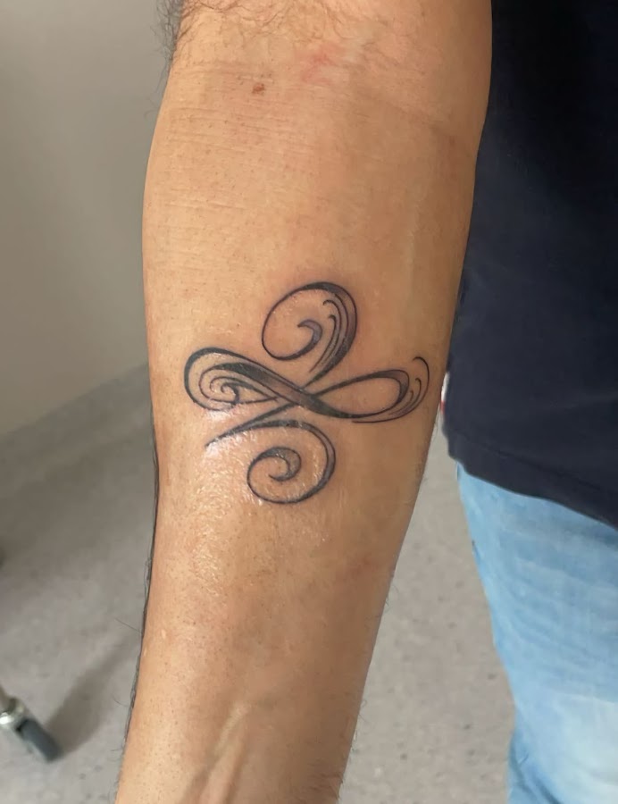 Pura Vida - Tattoo & Cut