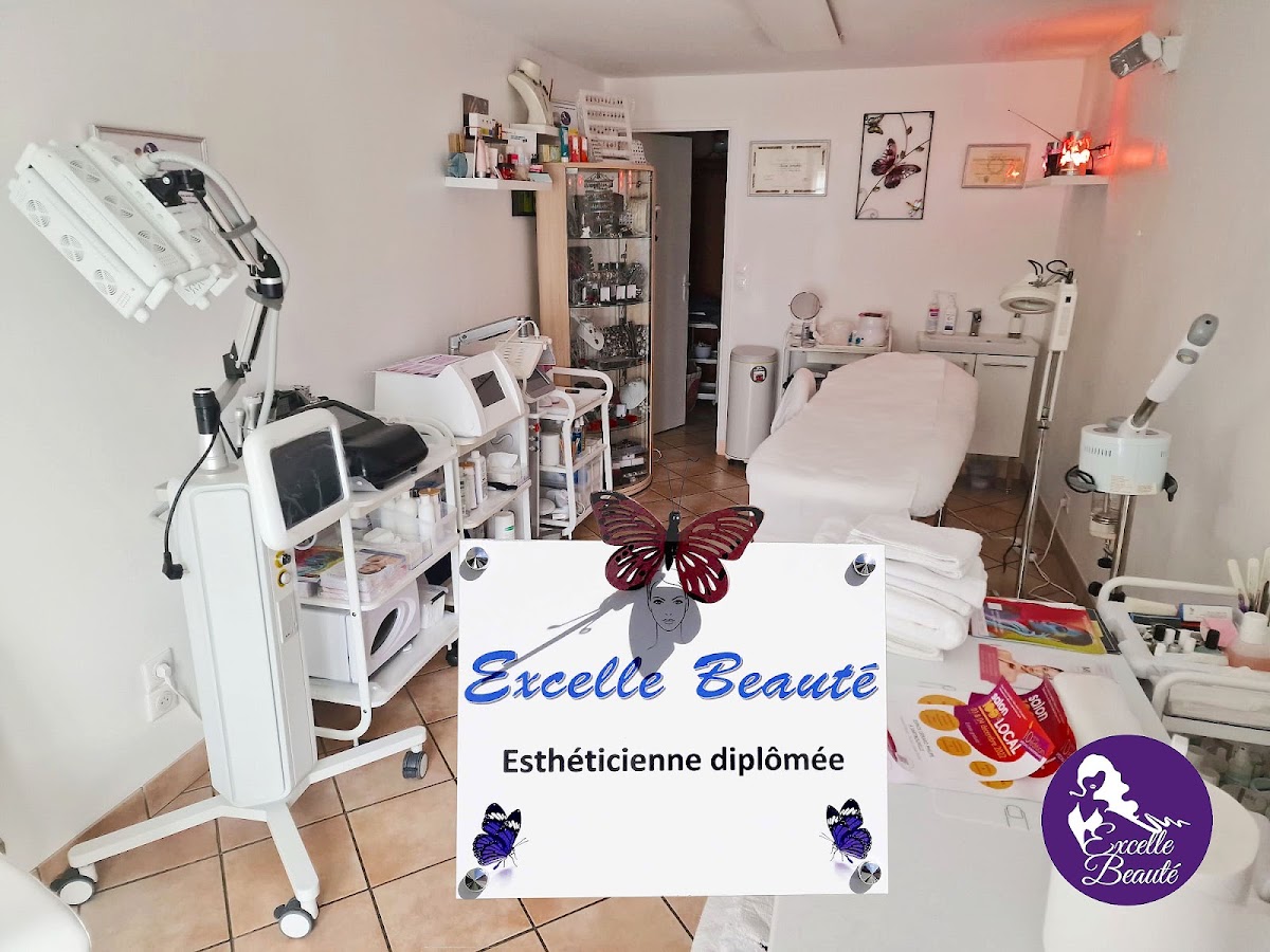 Esthéticienne - Salon Excelle Beauté