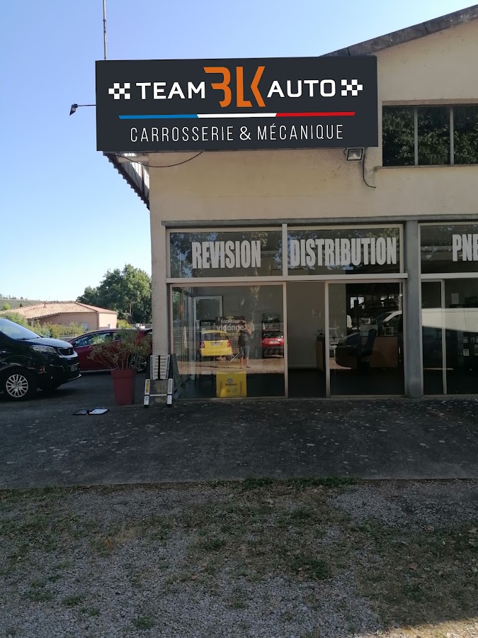 TEAM BLK AUTO