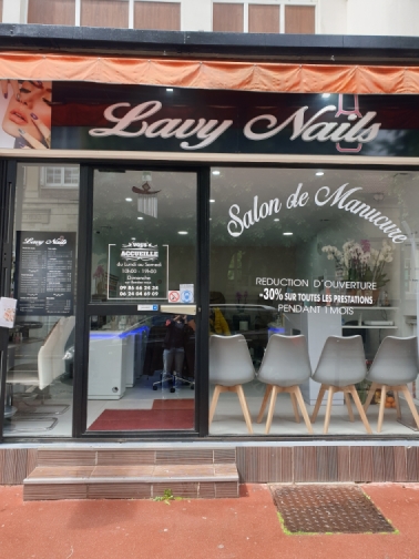 lavy nails