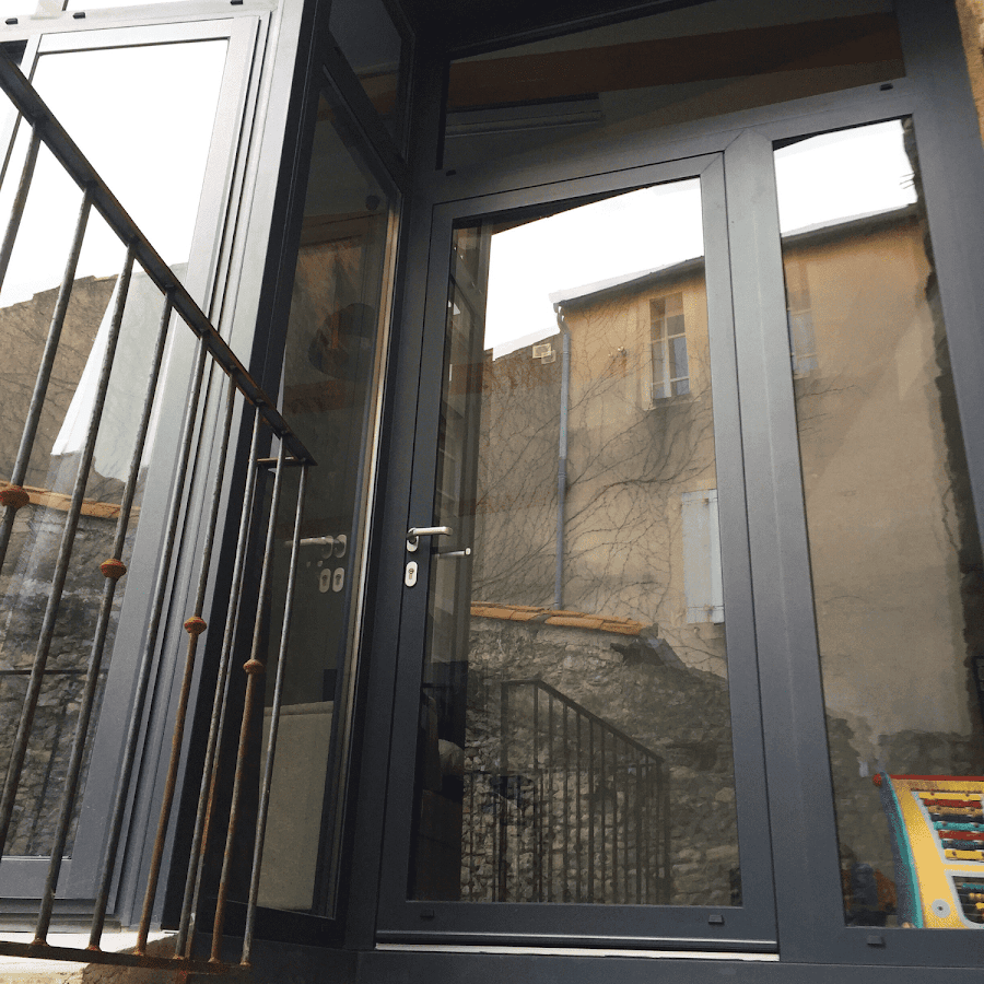 Alu & Co - Fabricant menuiserie aluminium (fenêtres, portes, portails, volets roulants, clôtures et garde-corps)