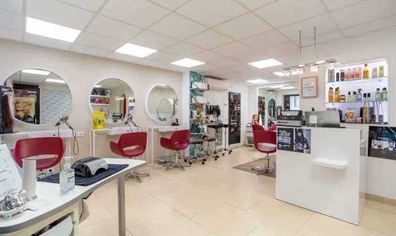 Cathie Bova coiffeur