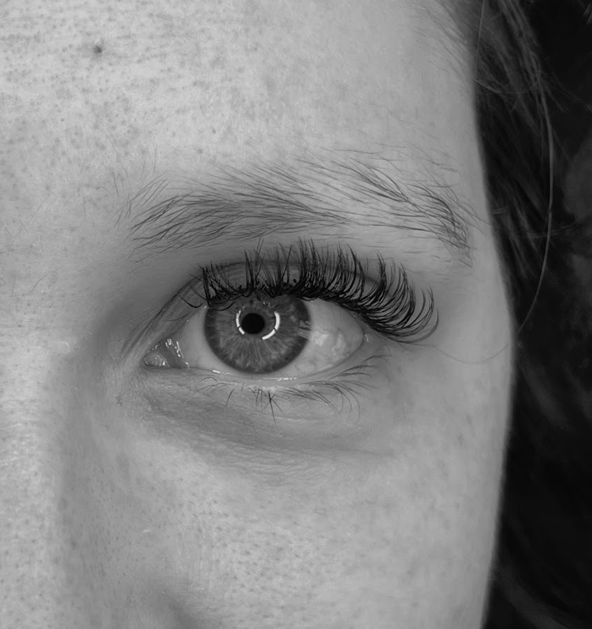 Signé F cils
