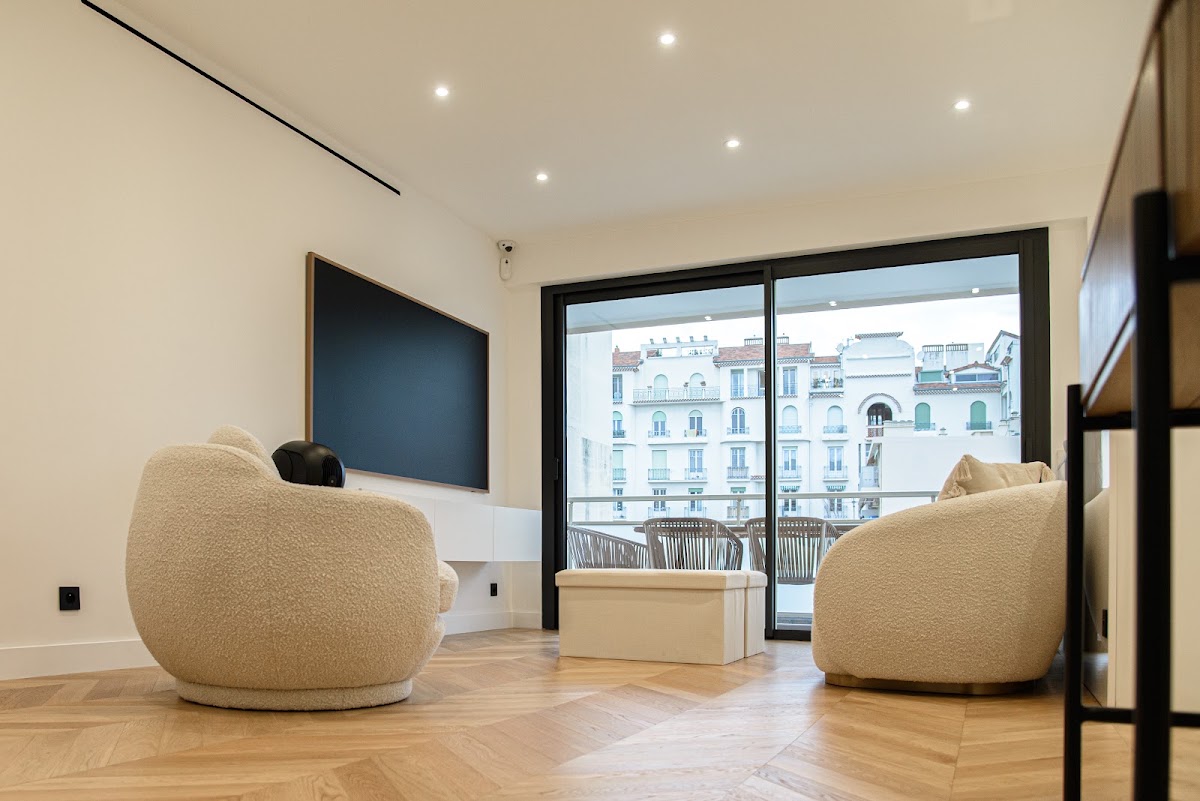 PROVENCE TRAVAUX RENOVATION ANTIBES PLAQUISTE PEINTRE PLATRIER CARRELEUR