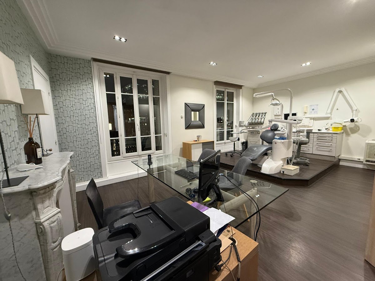 Dr Jonas NATAF - Dentiste Neuilly Sur Seine